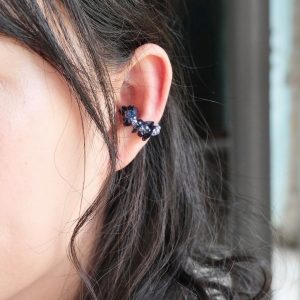 《蕾絲花耳骨夾》個性深藍