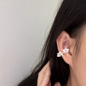 客訂：白蕾絲花耳骨夾(瑀）