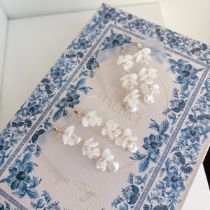 《雪落花》耳環-長版三節花