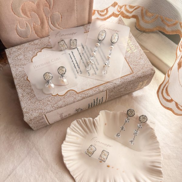 小花圈珍珠耳環