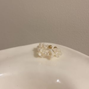 母貝花球珍珠耳骨夾