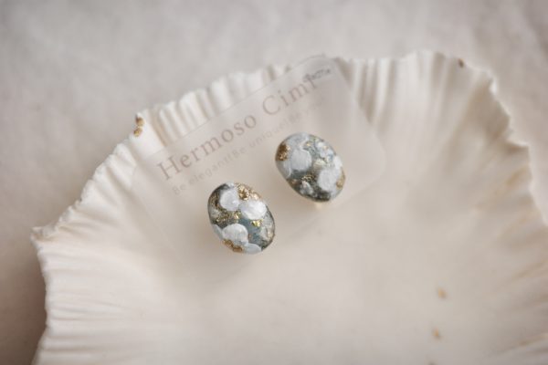 R0000547 復古金綠白花耳環