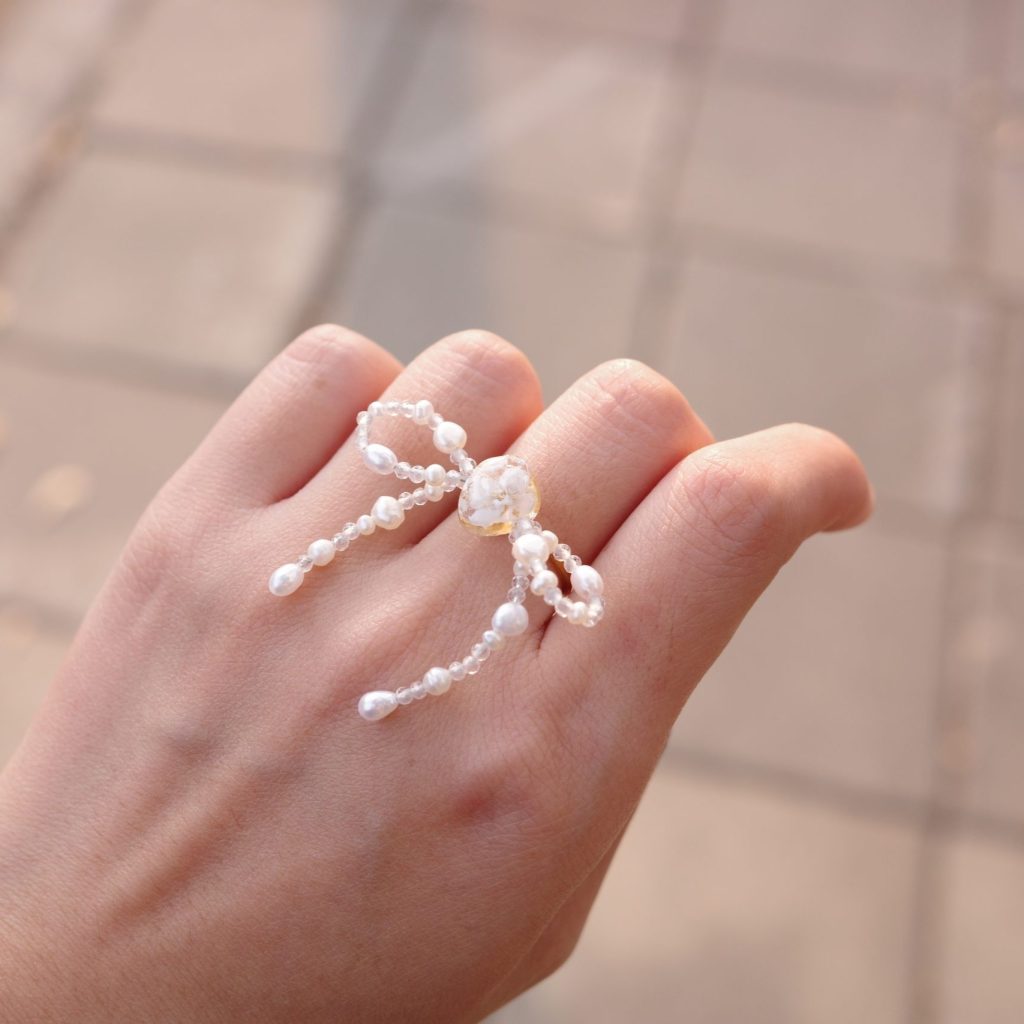 預購 | 白色花礦*雙邊*蝴蝶結戒指